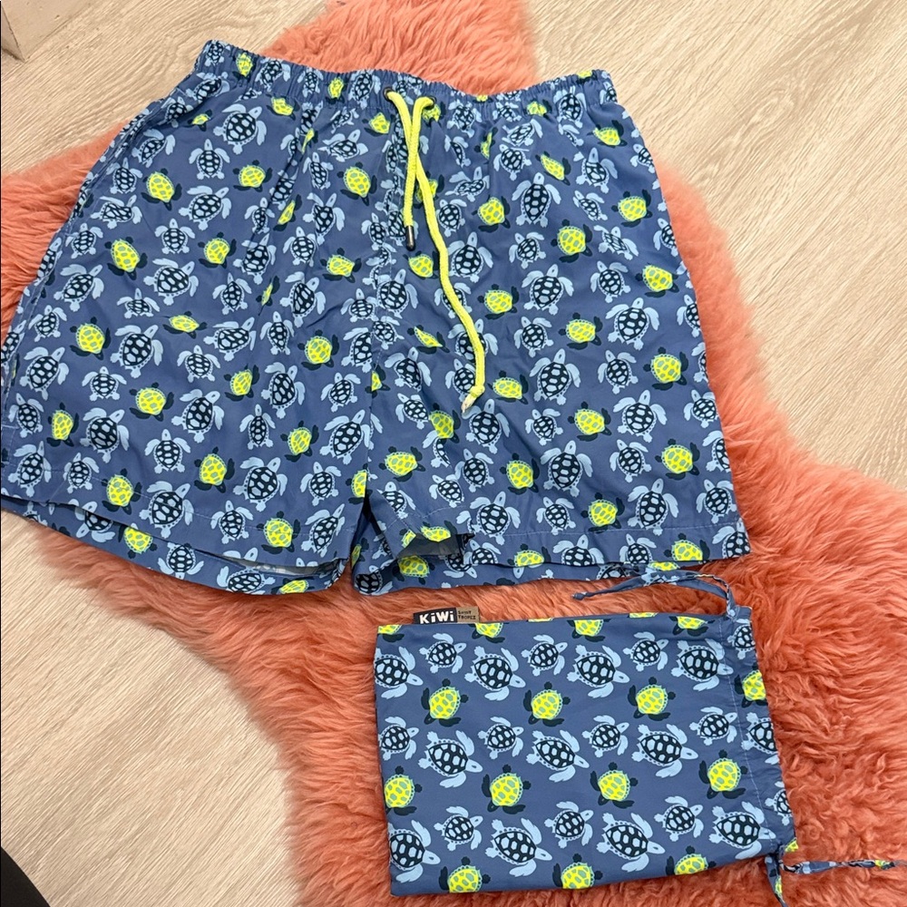 Kiwi Blue and Yellow Turtle Print Athletic Shorts
